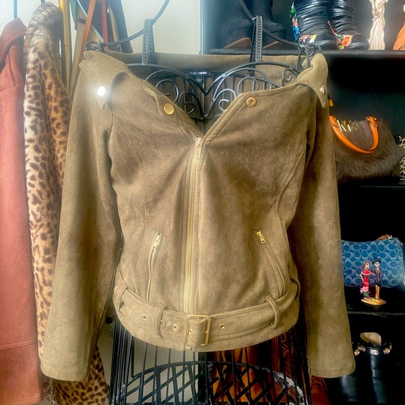 Off the shoulder belted suede jacket - Picture 2 of 9